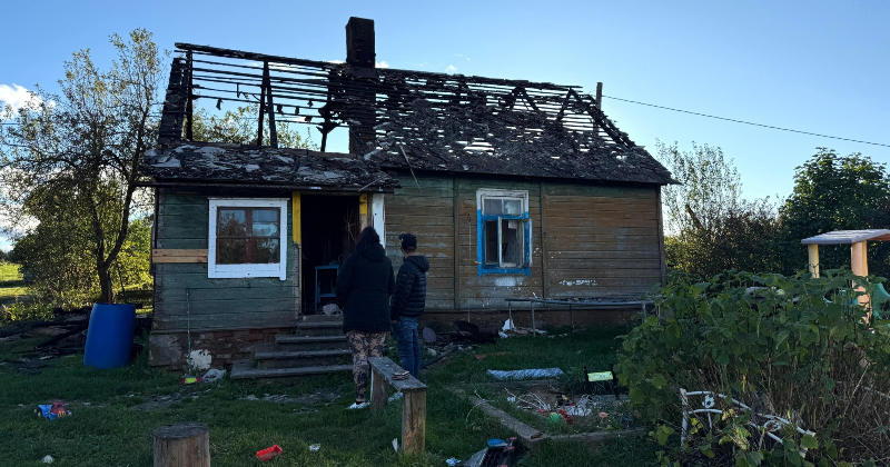 Aknīstē trīs bērnu ģimene ugunsgrēka dēļ paliek bez pajumtes