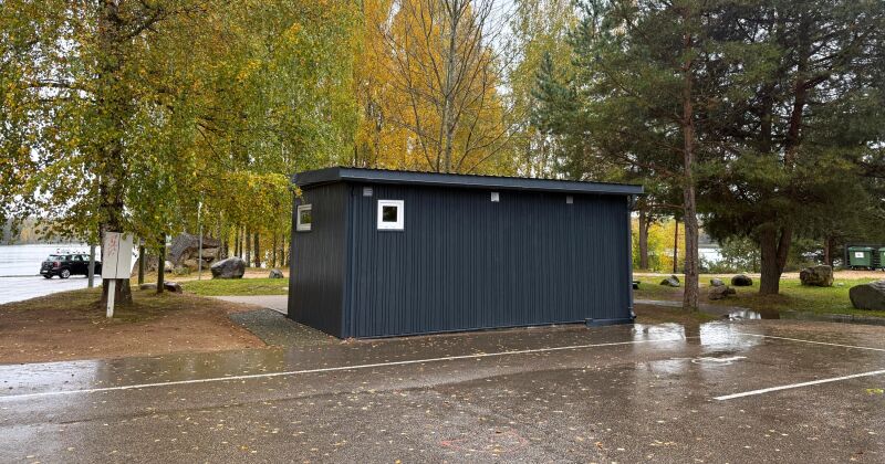 Tauta ziņo: Mežaparkā pazudis afišu stends