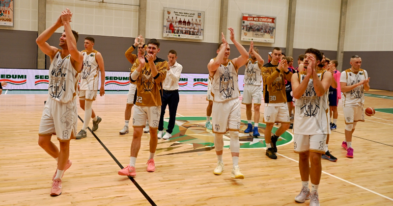 Jēkabpils basketbolistiem pārliecinošas uzvaras savā laukumā
