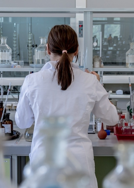 Kamēr medicīnā kopumā trūkst naudas, dažs ārsts saņem 41 000 eiro mēnesī - TOP 300 lielākās algas Latvijas medicīnā