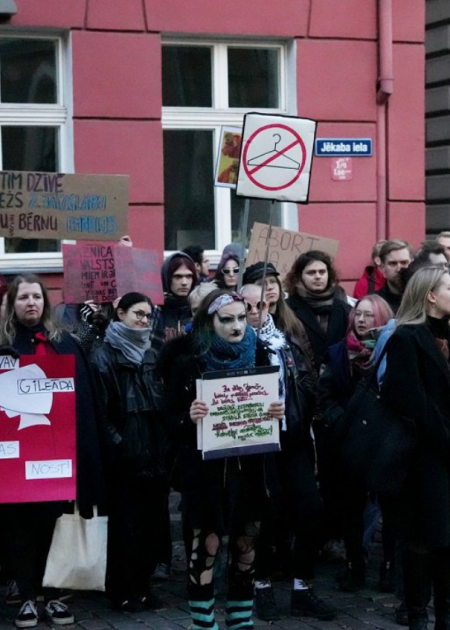 Jēkabpilieši debatē par abortiem: "Brīva valsts" pret "lielo grēku"