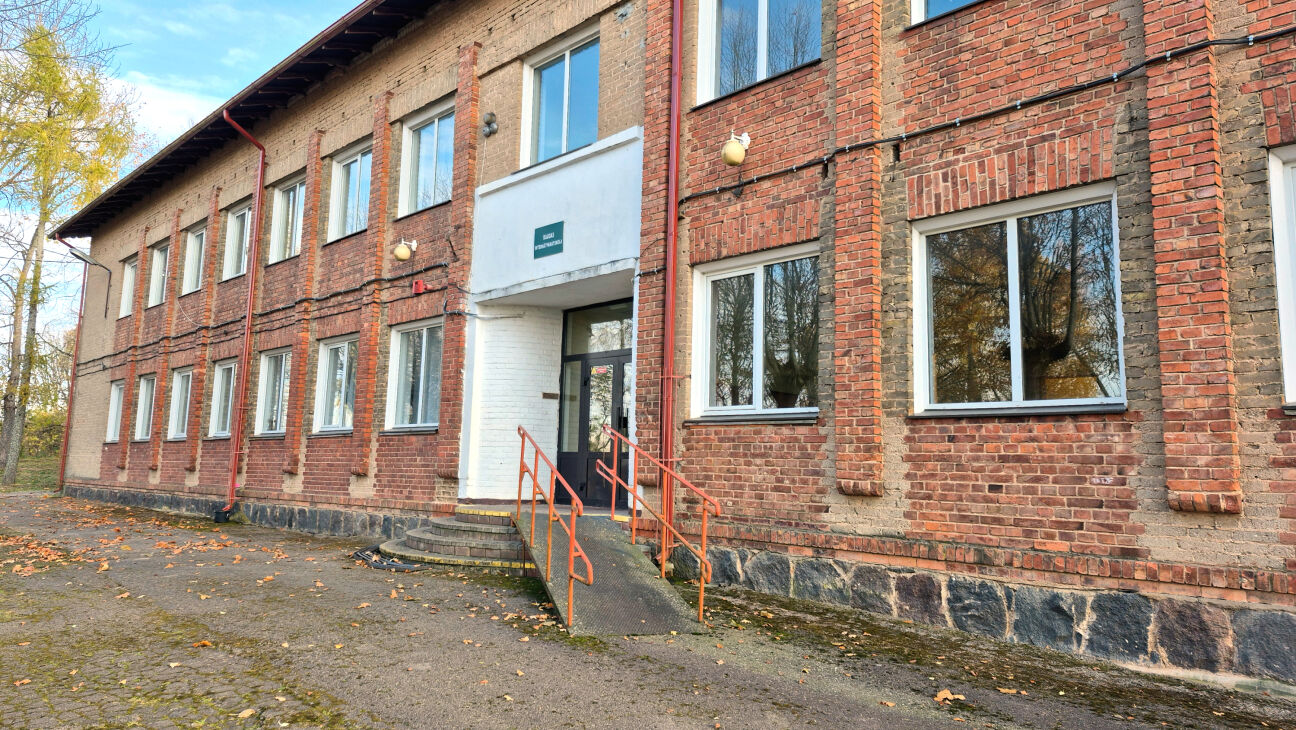 Raudā veidos migrantu skrīninga centru