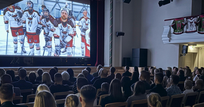 No dīķa līdz lielajam ekrānam – pirmizrādi piedzīvo filma par “Sēļiem”