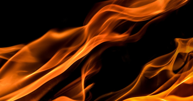 Paaugstinātas bīstamības ugunsgrēks Kūku pagastā mobilizē glābējus no trim novadiem