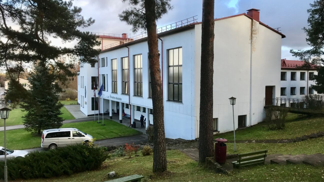 Pēc publiskās apspriedes Viesītes vidusskolas nākotne kļuvusi neskaidra