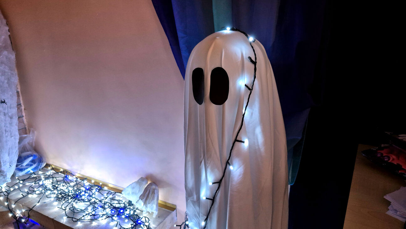 Tauta ziņo: Viesītē Halovīna konfektē atrod adatu