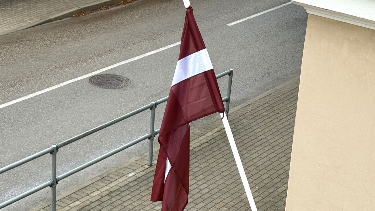 Novembrī Jēkabpilī uzmanību pievērš sarkanbaltsarkanajam 