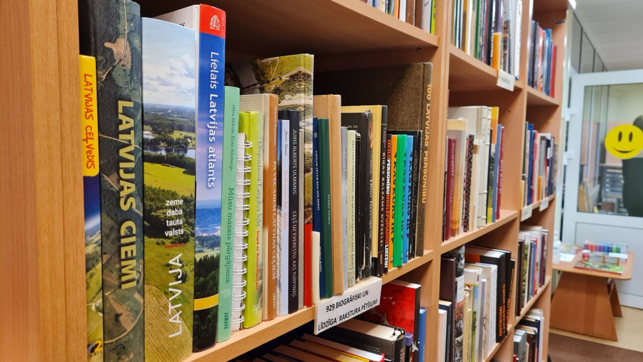 Jēkabpils novada bibliotēkas tikušas pie gandrīz 400 jaunām grāmatām