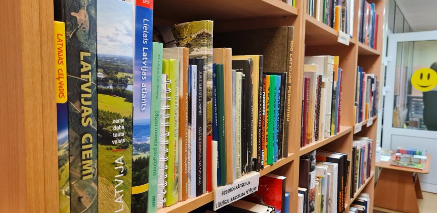 Jēkabpils novada bibliotēkas tikušas pie gandrīz 400 jaunām grāmatām