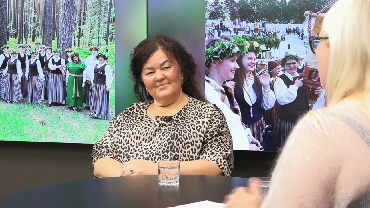 Tepat aiz horizonta: Sandra Bondare – dzirkstošā skolotāja un kora sirds 