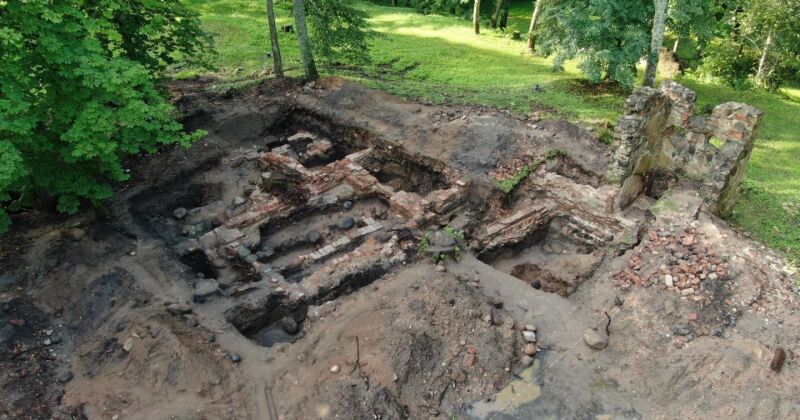 Zasā prezentēs jaunākos arheoloģiskos atklājumus par muižas kungu māju