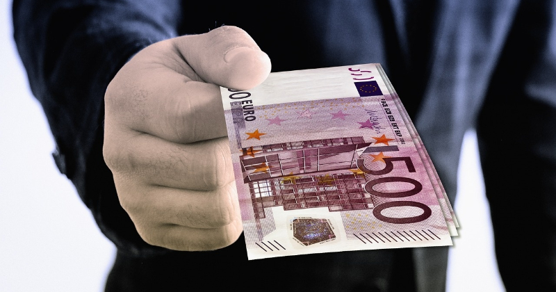 Telefonkrāpnieku tīklā vervē jauniešus