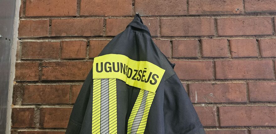 Piededzis ēdiens Jēkabpilī beidzas ar ugunsgrēku un cietušu cilvēku 