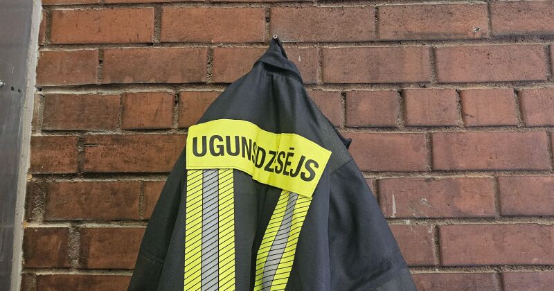 Piededzis ēdiens Jēkabpilī beidzas ar ugunsgrēku un cietušu cilvēku 