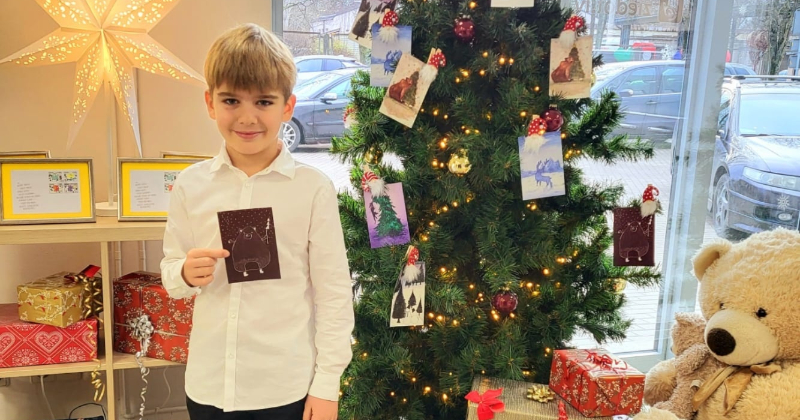  Jēkabpils bērna zīmējums iemūžināts "Latvijas pasta" Ziemassvētku kartītē