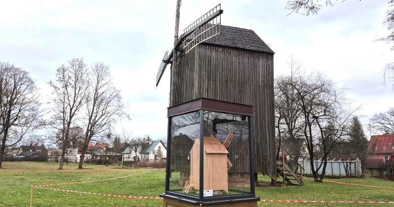 Kā darbojās staba vējdzirnavas? Jēkabpilī tapis izzinošs tūrisma objekts