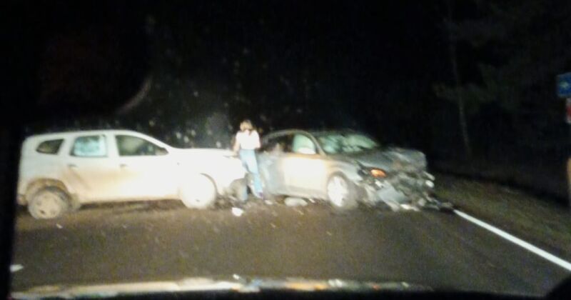 Elkšņu pagastā divu auto sadursmē cietusi jauniete