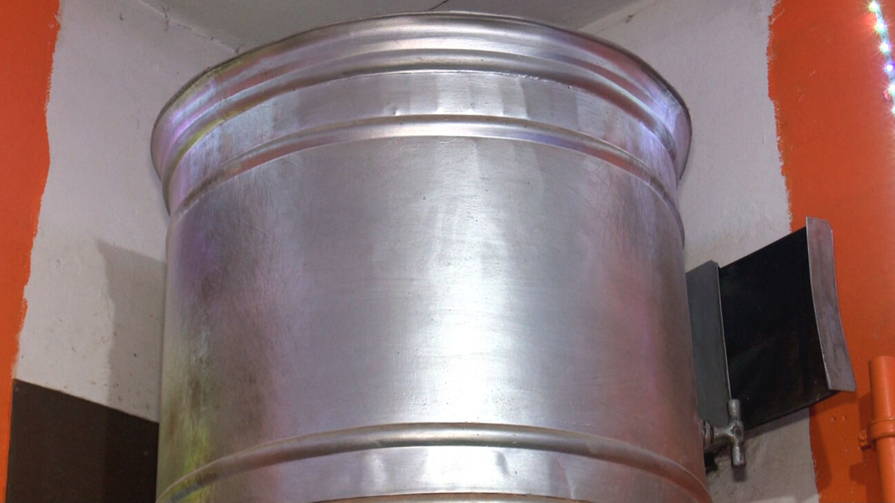 Jēkabpilī ugunsgrēka dēļ no mājas evakuējas divi cilvēki