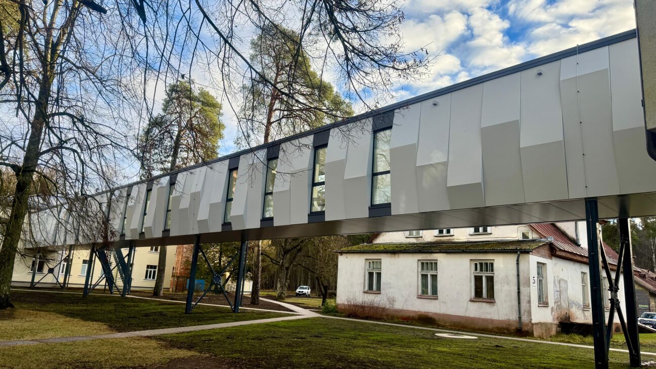 Jēkabpils reģionālajā slimnīcā atklāj “Gaismas galeriju”