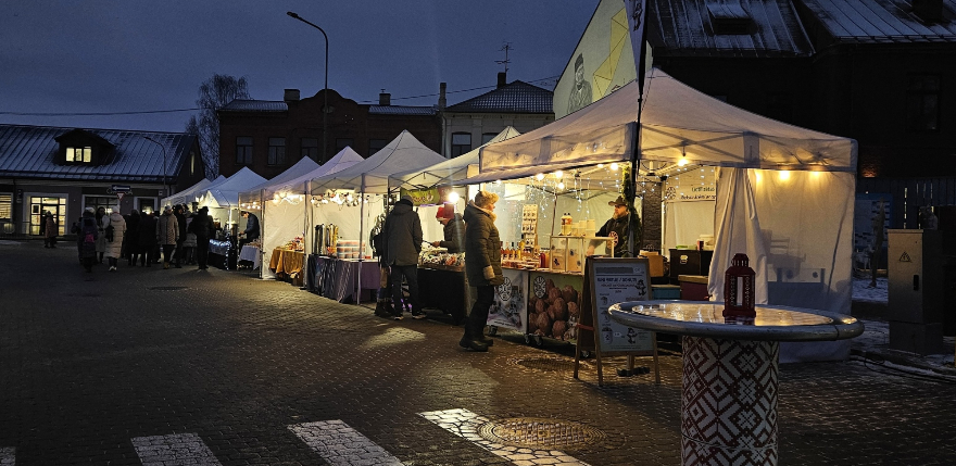 &Scaron;onedēļ Jēkabpils novadā priecēs &ldquo;Pārsteiguma karuselis&rdquo;, Ēriks Gruzniņ&scaron; un svētku tirdziņ&scaron;