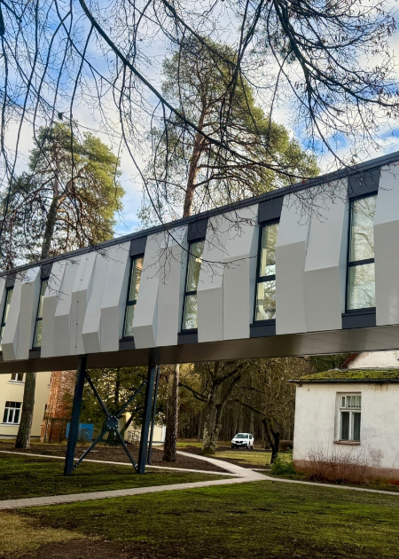 Jēkabpils reģionālajā slimnīcā atklāj “Gaismas galeriju”