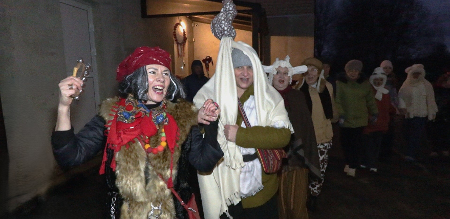 Ierasto mieru Biržos pārtrauc maskoti ciemiņi