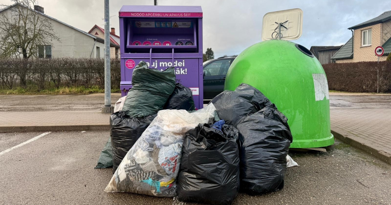 Jēkabpilie&scaron;i dod drēbēm otro dzīvi &ndash; pērk &lsquo;humpalās&rsquo;, nederīgo nodod tekstila konteineros