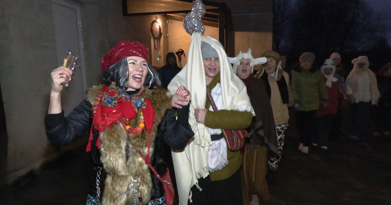 Ierasto mieru Biržos pārtrauc maskoti ciemiņi