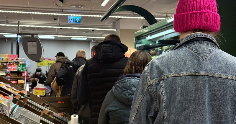 Tauta ziņo: Garo rindu dēļ iepirk&scaron;anās Jēkabpilī jāplāno kā ekspedīcija