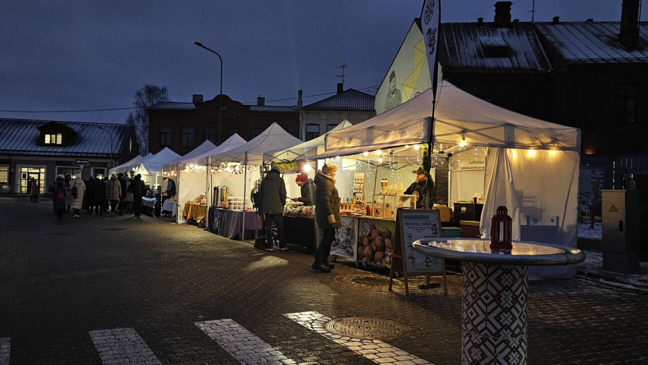 Ziemassvētku tirdziņa dēļ Jēkabpilī ierobežos satiksmi (SHĒMA)