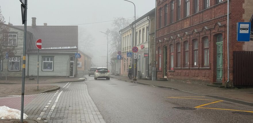 Migla Jēkabpilī apgrūtina satiksmi 