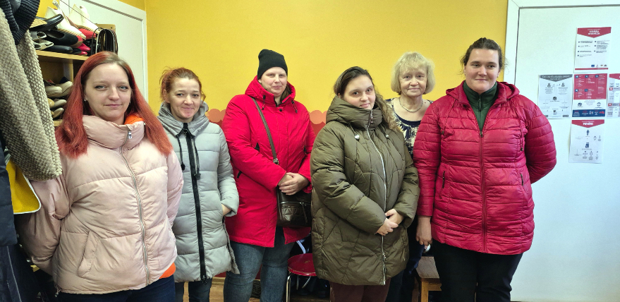 Se&scaron;as Jēkabpils novada ģimenes saņem dāvanu Ziemassvētkos