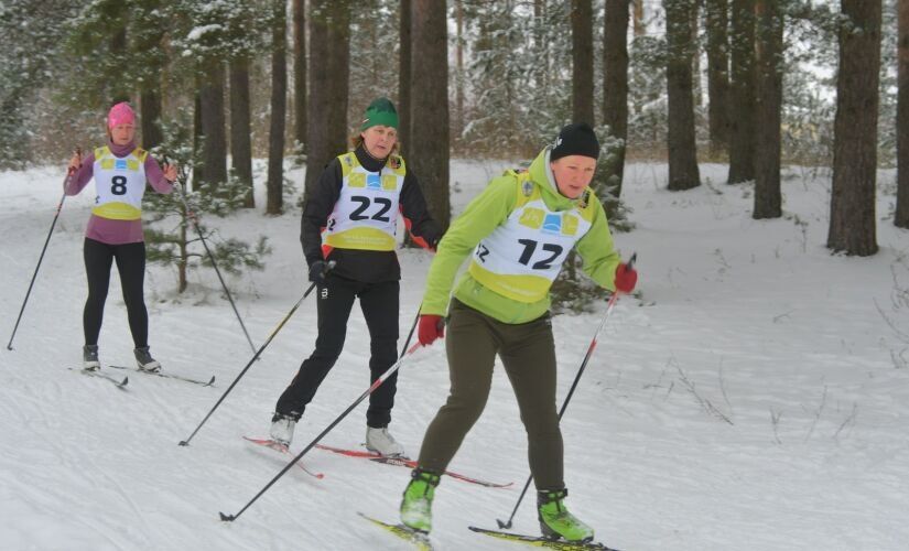 Mežaparkā sākusies slēpošanas sezona 