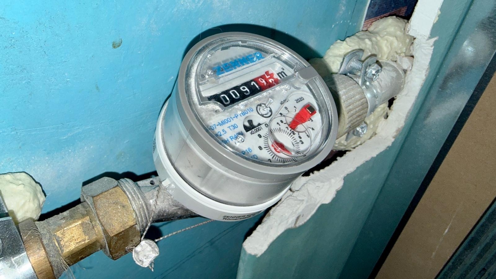 Privātmājās Jēkabpilī uzstāda viedos skaitītājus, dzīvokļu iedzīvotājiem jālemj kopīgi