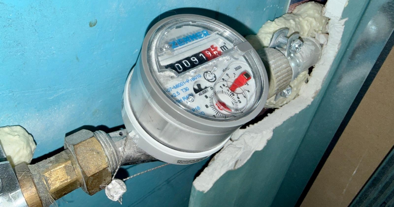 Privātmājās Jēkabpilī uzstāda viedos skaitītājus, dzīvokļu iedzīvotājiem jālemj kopīgi