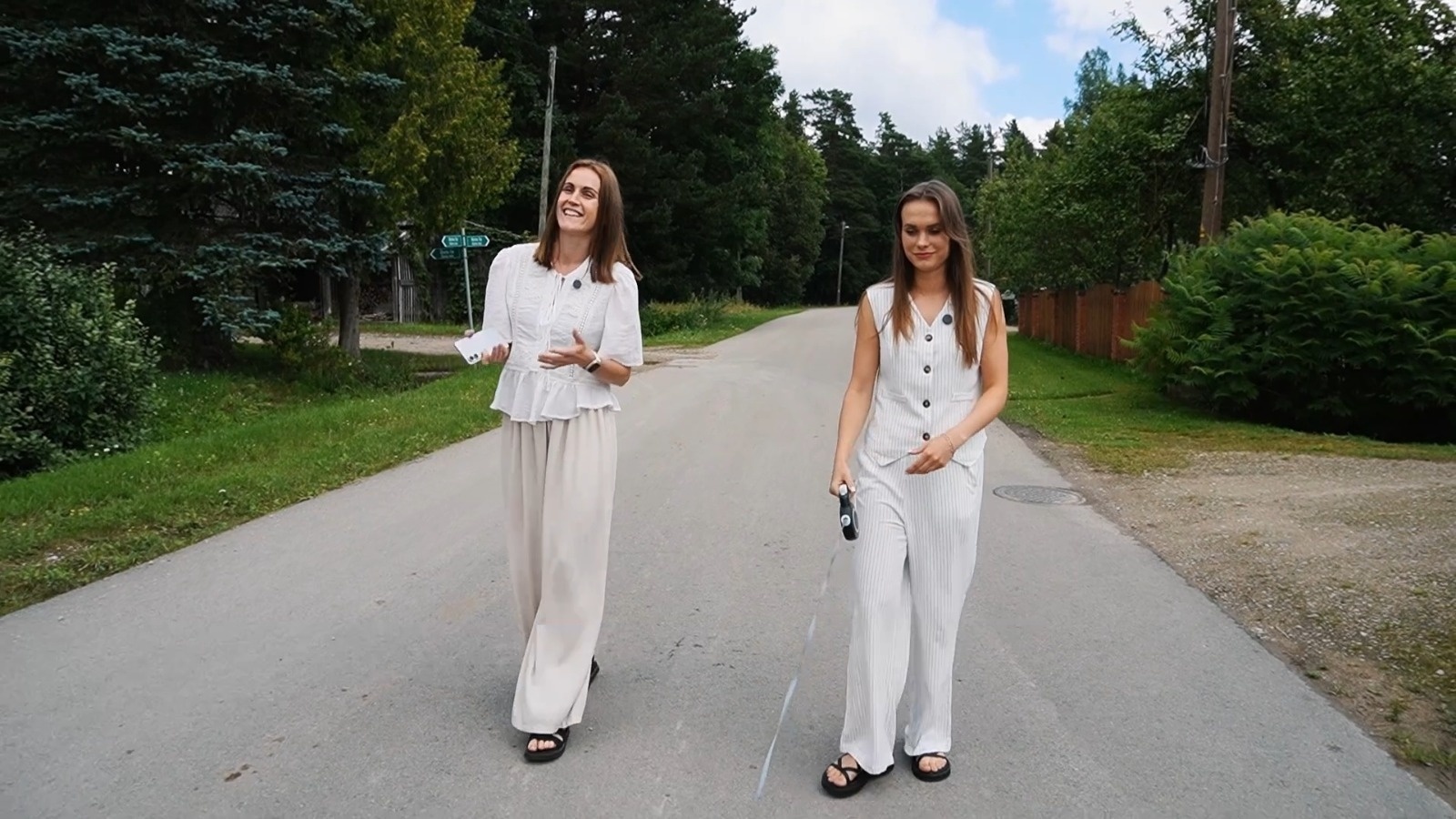 Manas jaunās mājas Latgale: Sistering &ndash; rado&scaron;ais duo no Salnavas