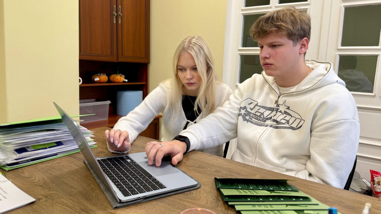 Jēkabpils jaunieši atklāj satraucošus faktus par suņu barošanas paradumiem