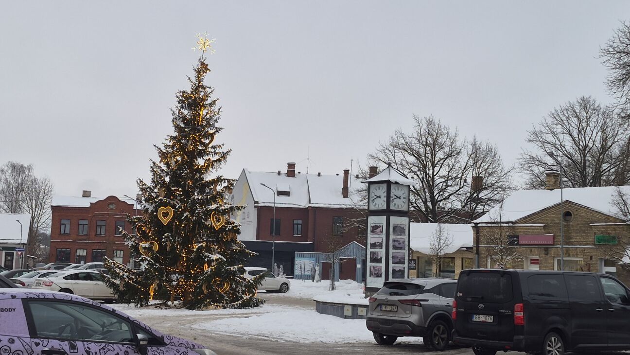 Uz vairāk nekā diennakti slēgs satiksmi Jēkabpils Vecpilsētas laukumā