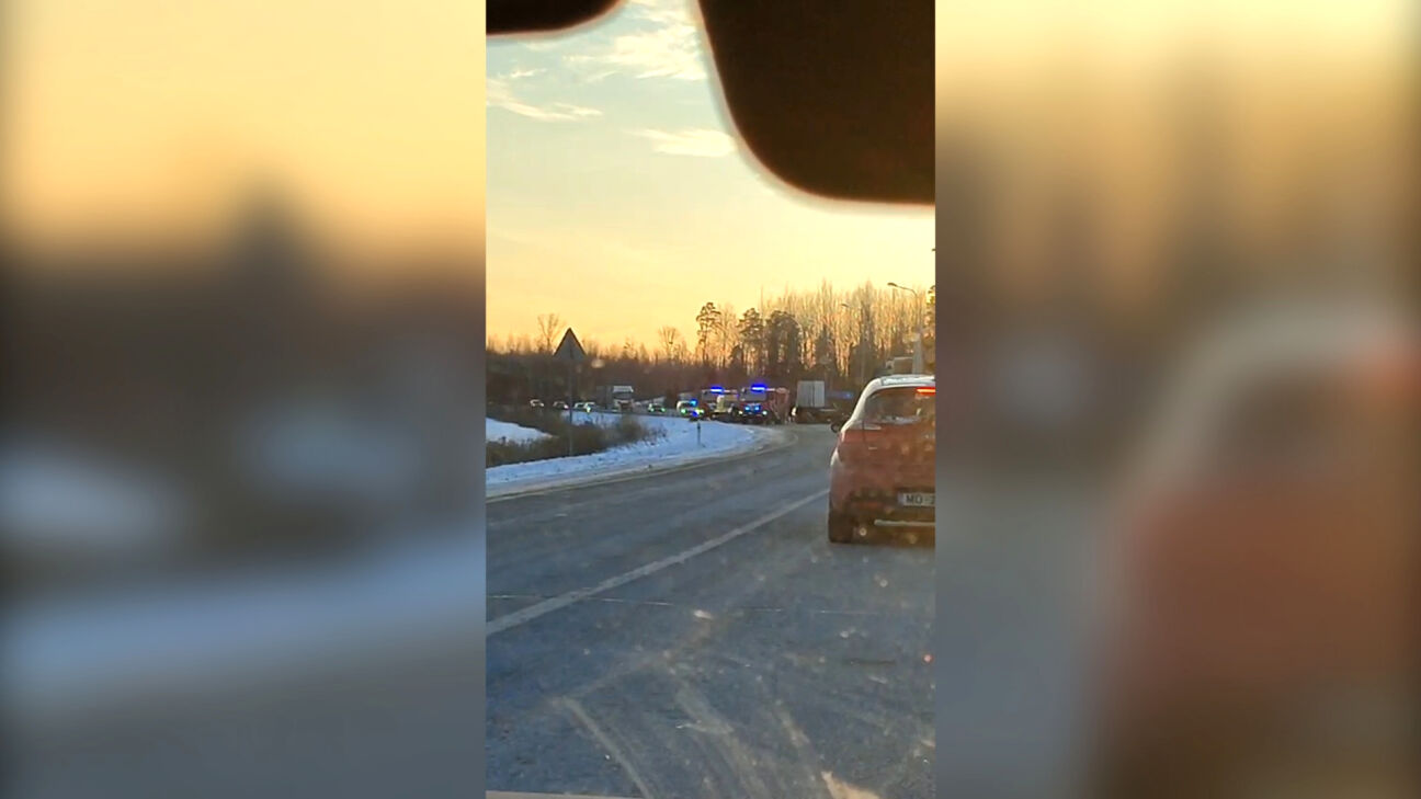 Kokneses pagastā vieglās un smagās automašīnas sadursmē – viens cietušais