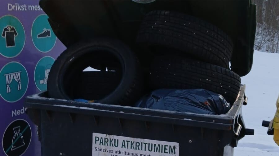 Riepas nonāk nepareizajos konteineros – SIA “Jēkabpils pakalpojumi” brīdina par sekām