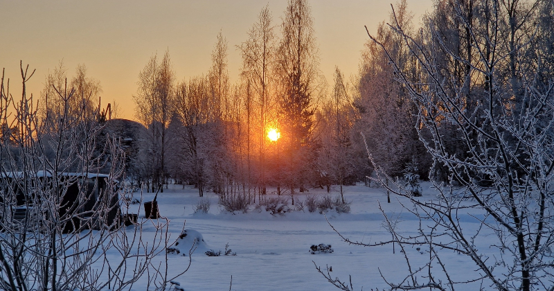 Tum&scaron;ais periods atkāpjas &ndash; kop&scaron; ziemas saulgriežiem dienas garums pieaudzis par stundu