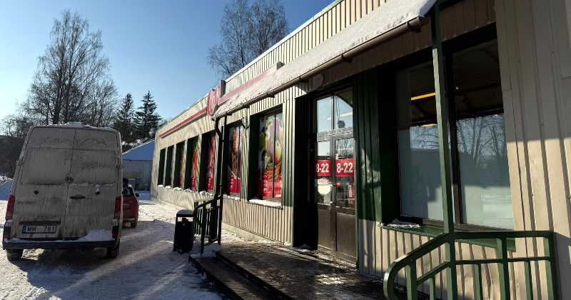 Iereibis vīrietis traucē kārtību Pils mikrorajona veikalā