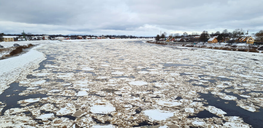 Ledus ie&scaron;anai &scaron;ogad prognozē paaugstinātus applū&scaron;anas riskus