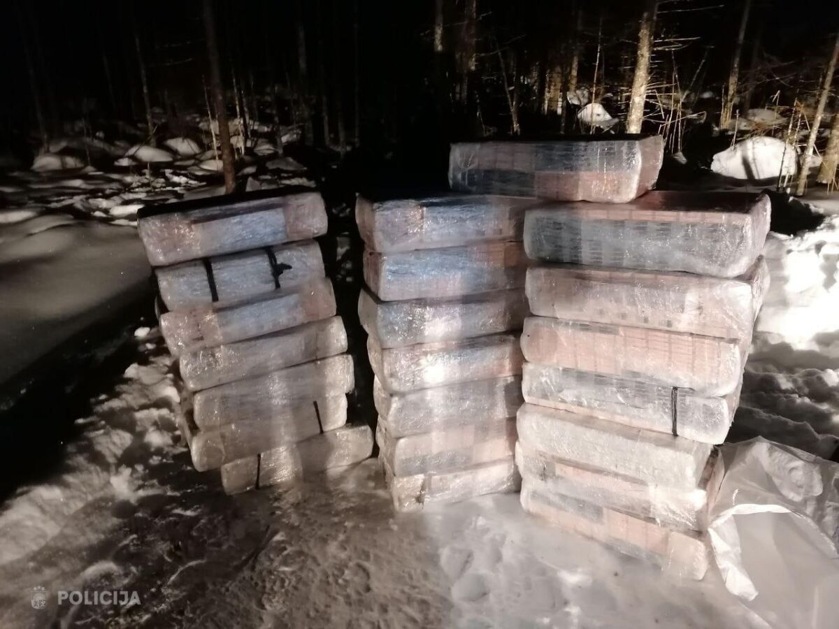 Aizkraukles novadā izņem vērienīgu nelegālo cigarešu daudzumu; aizturētas trīs personas