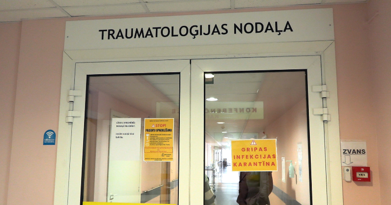 Jēkabpils reģionālā slimnīca uz laiku atstādina divus traumatologus
