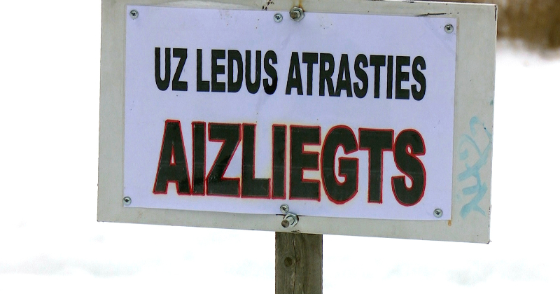 Jēkabpils&nbsp;novadā sāktas divas lietas par atra&scaron;anos uz ledus