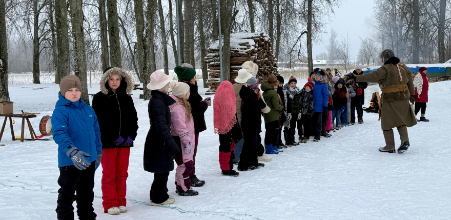 Kamēr citviet vēl sals, Leimaņos ziemu dzen projām