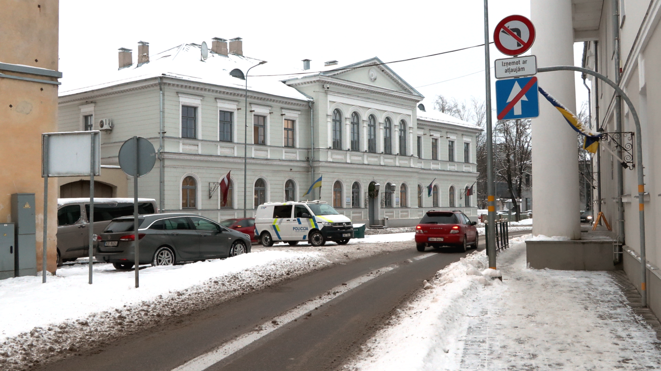 Jēkabpils domes deputāti balso par dokumentu, ar kuru nav iepazinušies