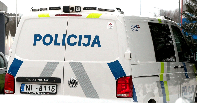 Līvānos kādam vīrietim ceļa do&scaron;ana beidzas ar sabojātu auto; divas sadursmes arī Jēkabpils novadā