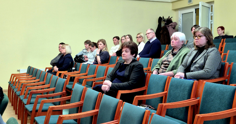 Kopienu argumenti paliek nesadzirdēti &ndash; komitejā atbalsta Jēkabpils novada skolu reformu